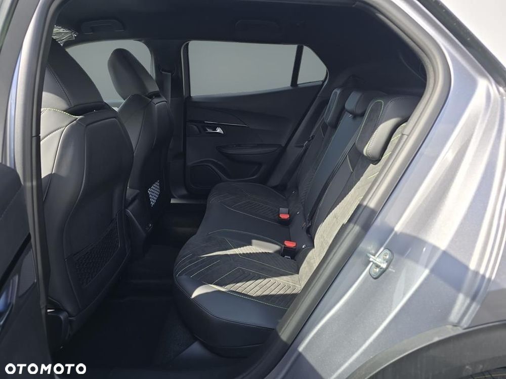 Peugeot 2008 PureTech mHEV GT E-DCS6 - 10