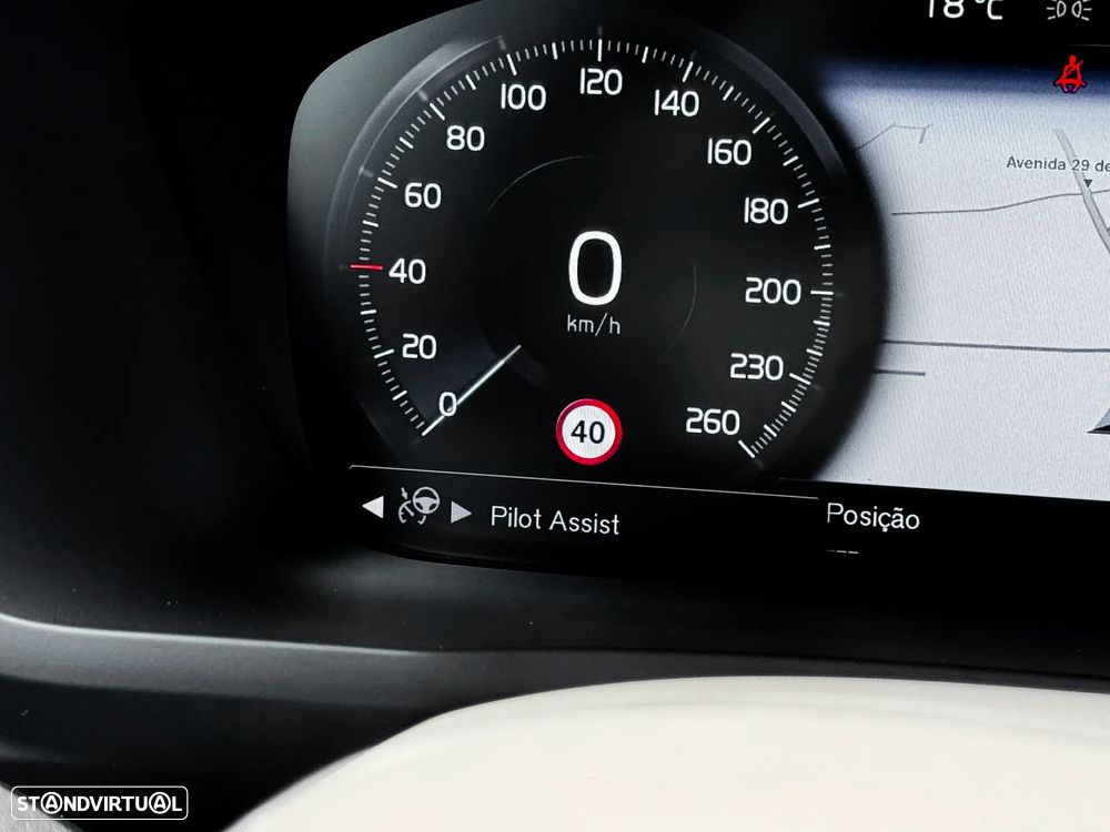 Volvo XC 90 2.0 T8 PHEV Momentum AWD - 32