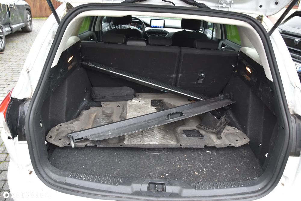 Ford Focus 1.5 EcoBlue Start-Stopp-System TITANIUM - 19