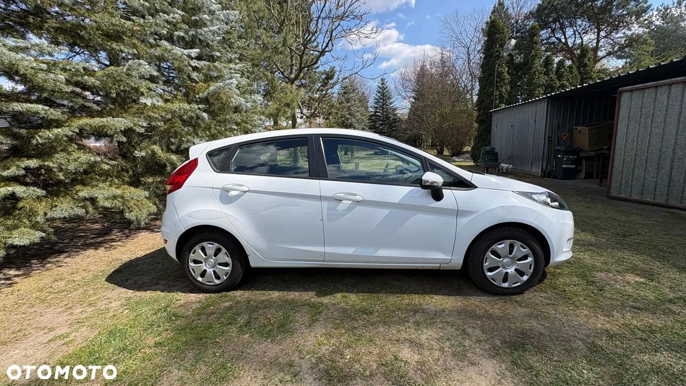 Ford Fiesta - 2