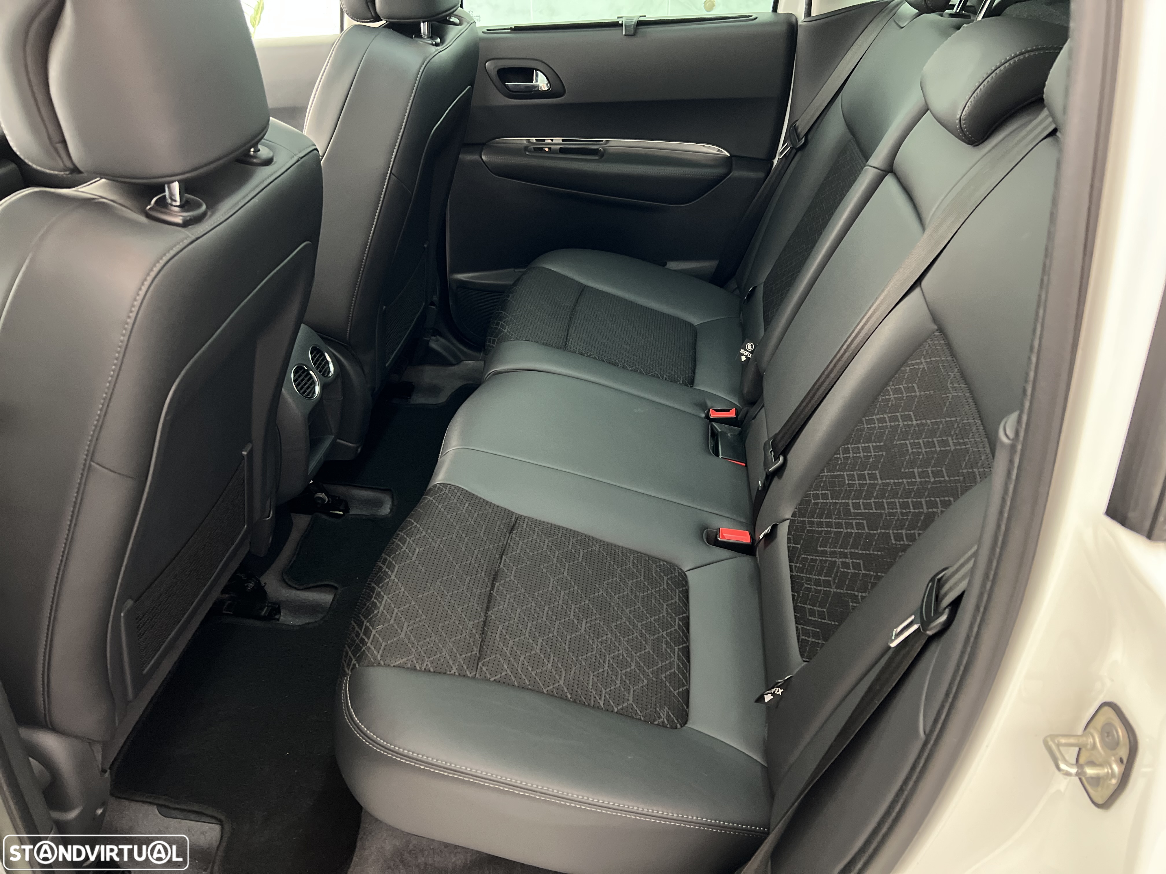 Peugeot 3008 1.6 HDi Allure - 23