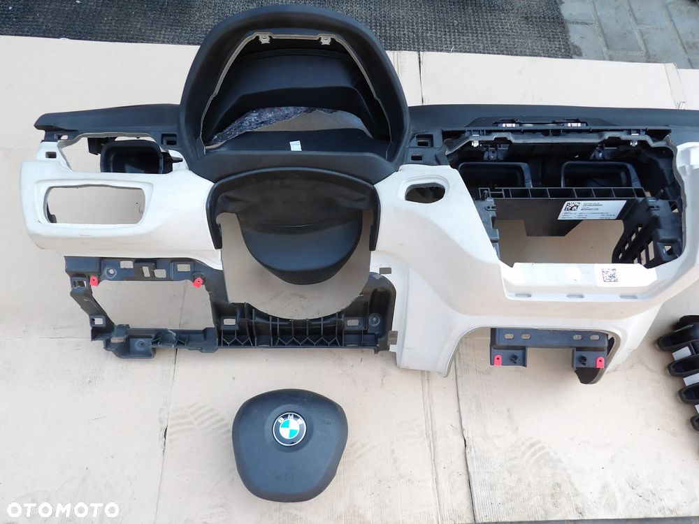 BMW - F48,X1 - DESKA ROZDZIELCZA - KOKPIT - KONSOLA - POD NAWIGACJE - PODUSZKA KIEROWCY I PASAŻERA - DEMONTAŻ - ORYGINAŁ - 2