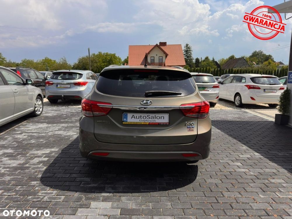 Hyundai i40 Kombi blue 1.6 Family+ - 10