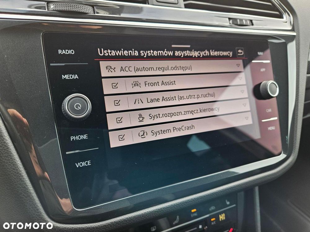 Volkswagen Tiguan - 24