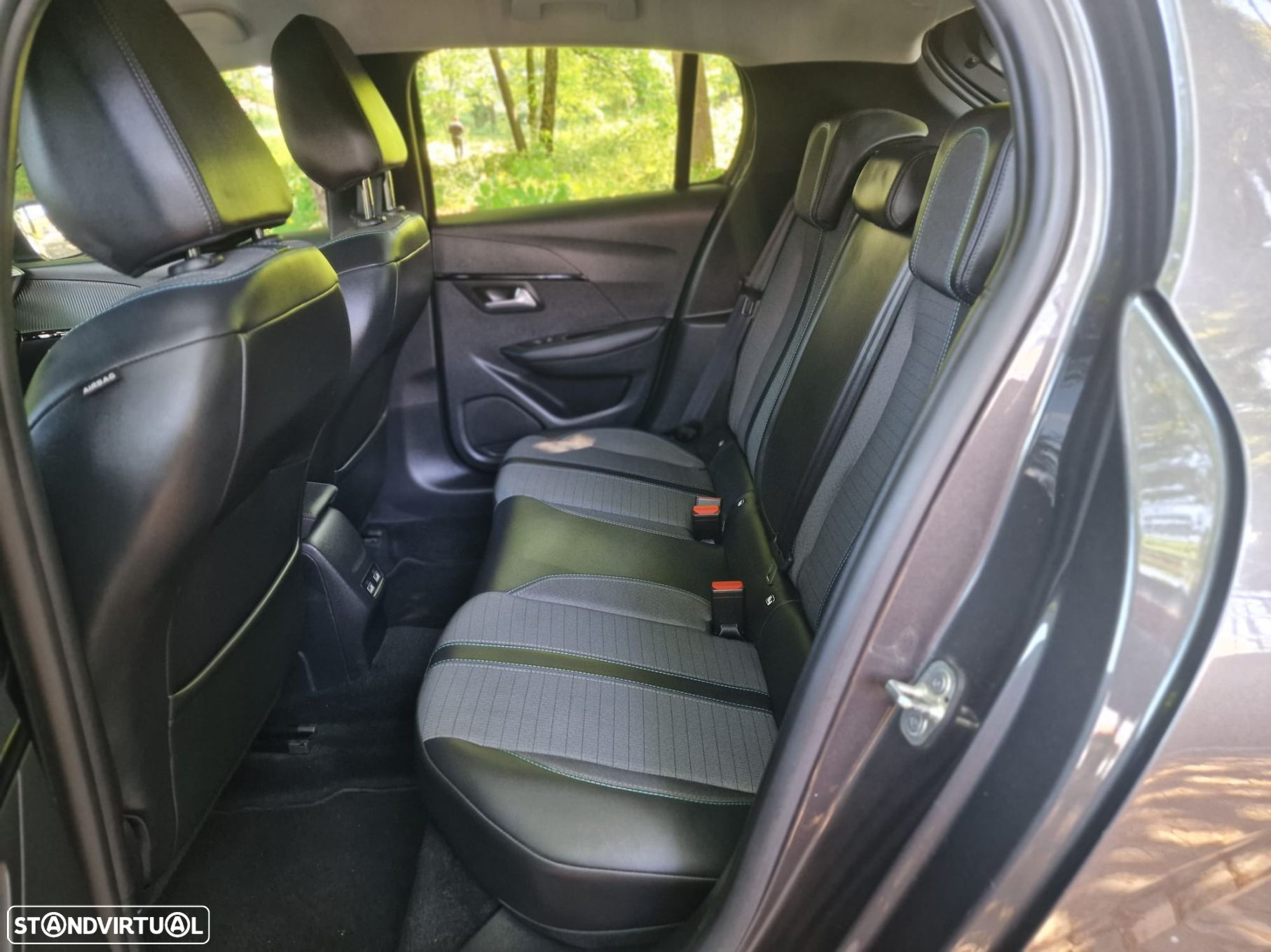 Peugeot 208 1.2 PureTech Allure Pack EAT8 - 36