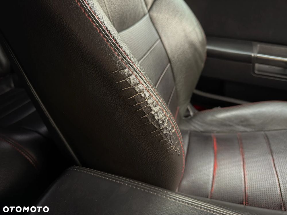 Dodge Challenger - 22