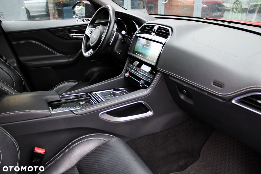 Jaguar F-Pace 2.0 i4D AWD R-Sport - 13