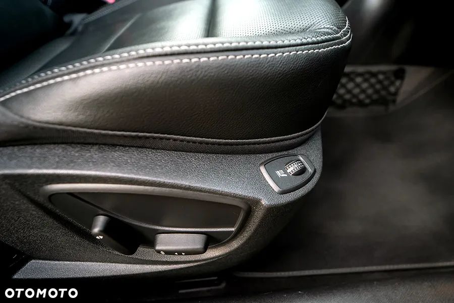 Renault Laguna dCi 175 FAP Initiale - 37