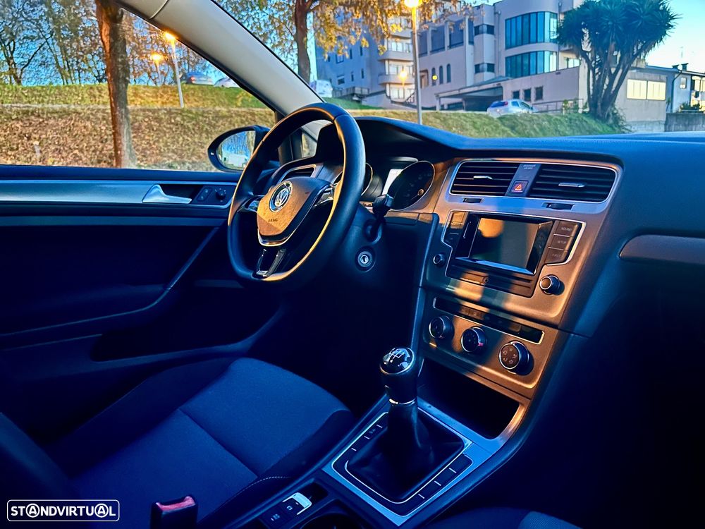 VW Golf 1.6 BlueTDI Trendline - 29