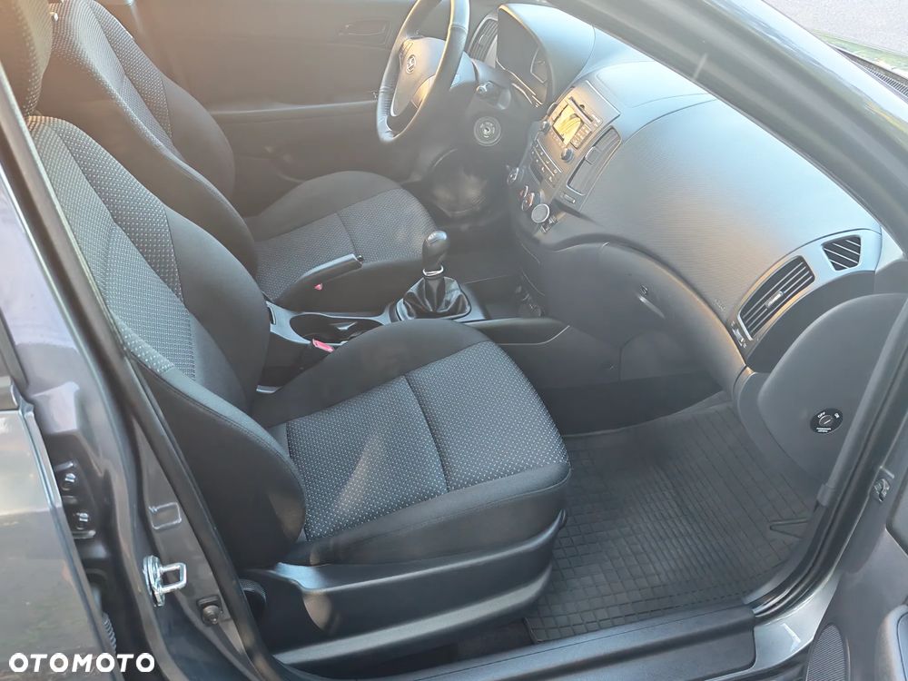 Hyundai i30 1.4 Classic + EU5 - 17