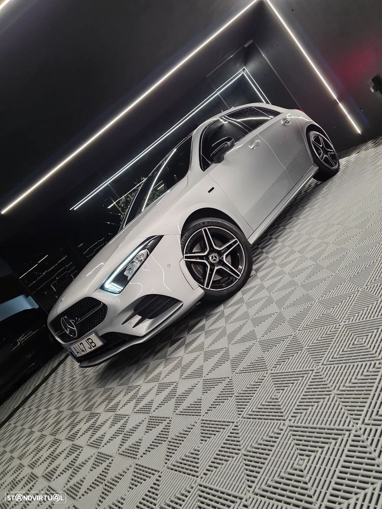 Mercedes-Benz A 250 e AMG Line - 10