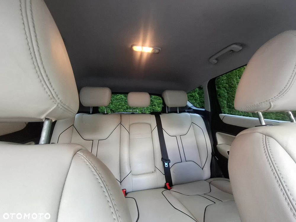 Ford Kuga 2.5 4x4 Individual - 25