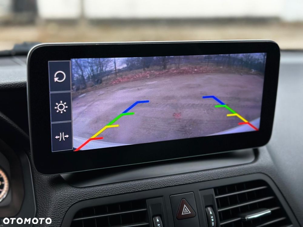 Mercedes-Benz Klasa E - 28