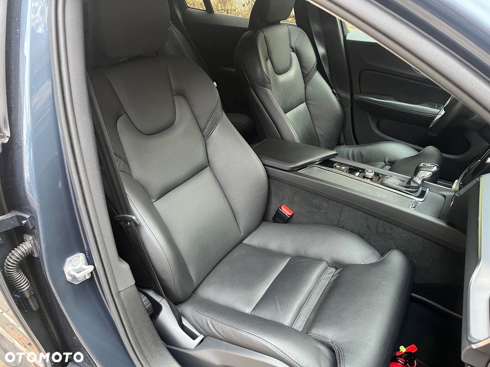 Volvo V60 D3 Momentum Pro - 9