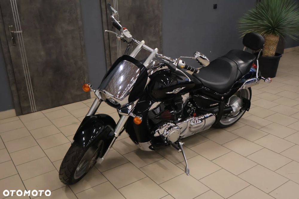 Suzuki Intruder - 10