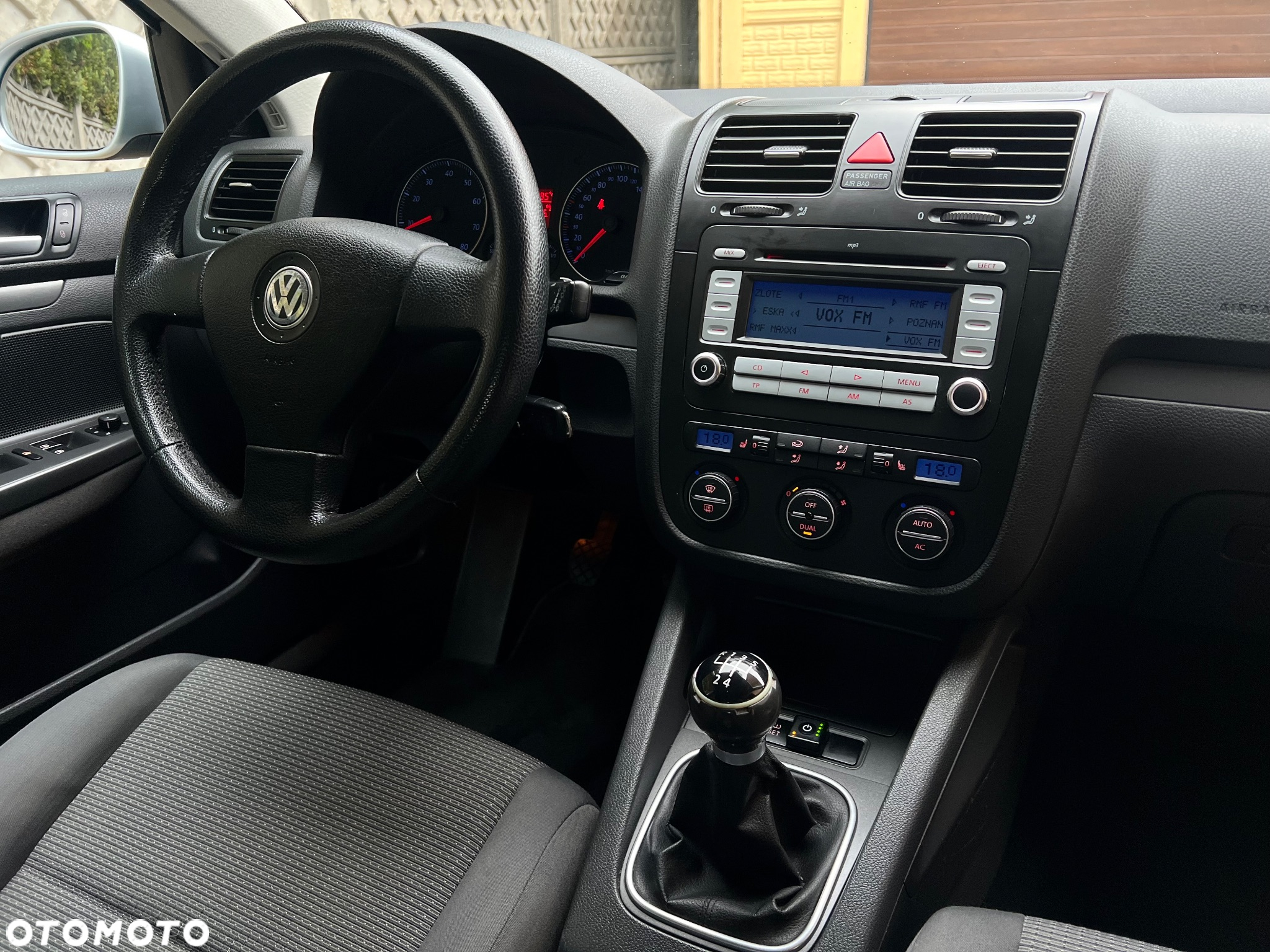 Volkswagen Golf 1.6 Comfortline - 16
