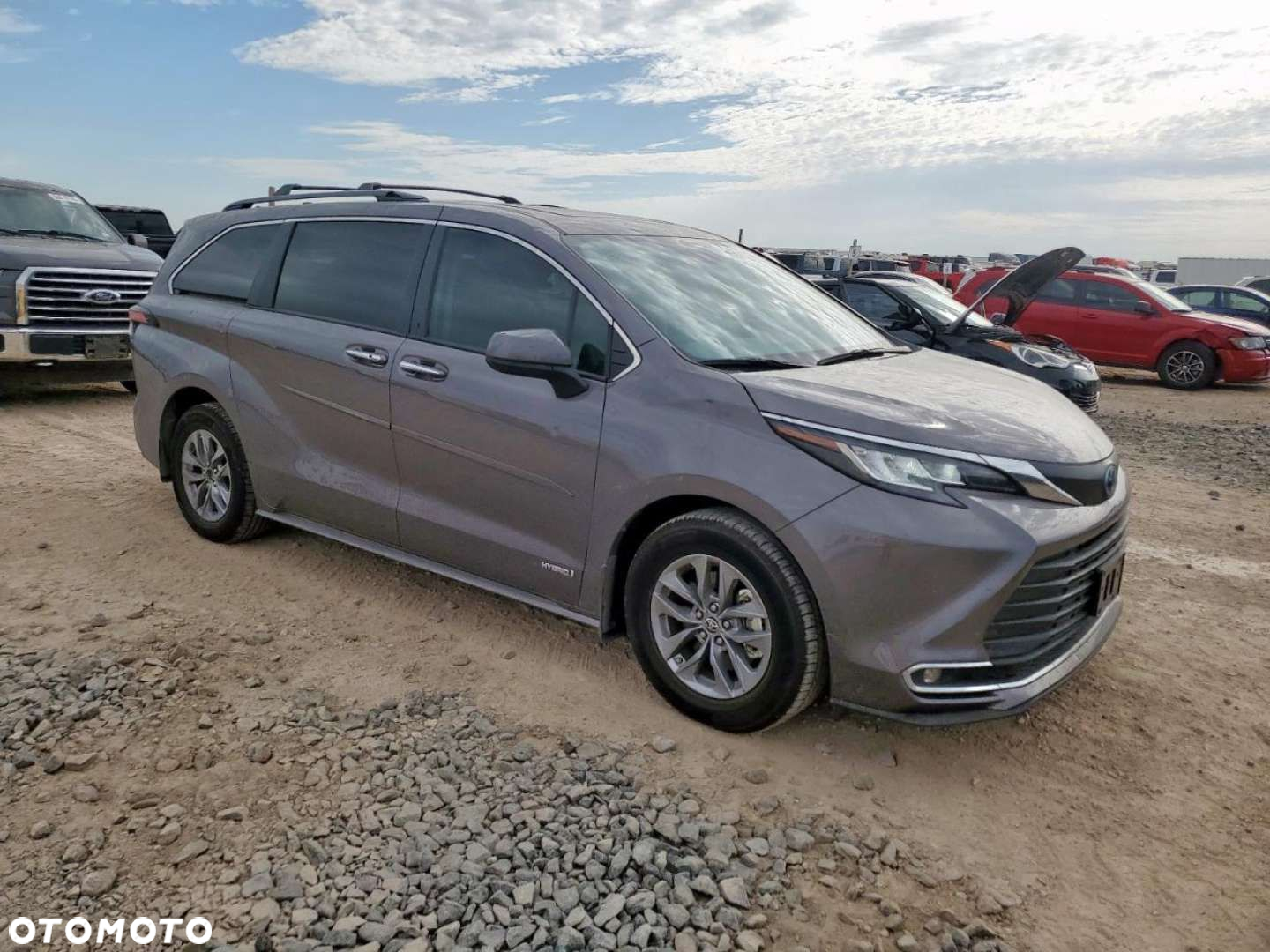 Toyota Sienna - 4