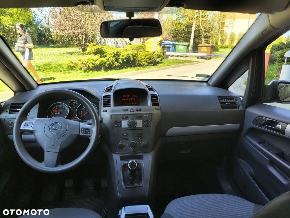 Opel Zafira - 15