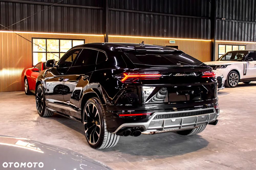 Lamborghini Urus Standard - 4