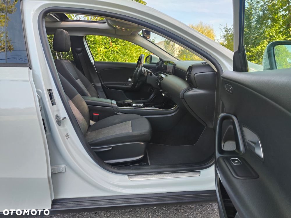 Mercedes-Benz Klasa A 180 d 8G-DCT Lim Entry - 28