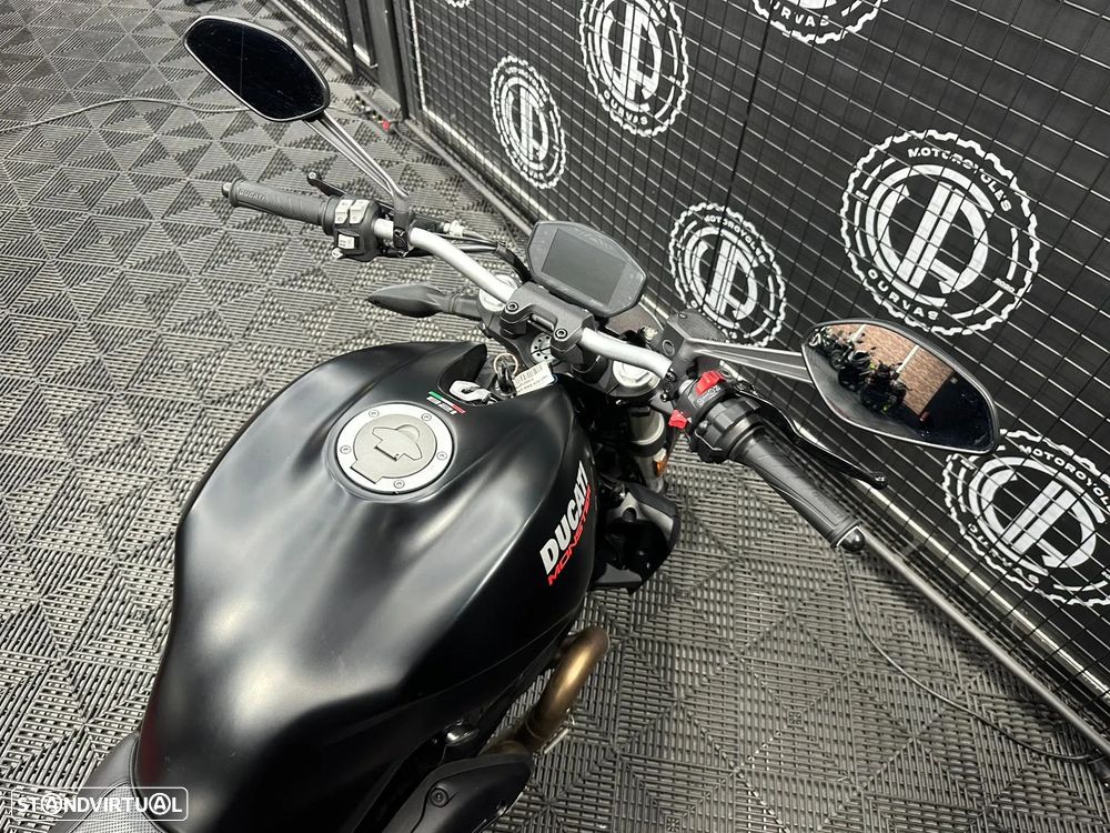 Ducati Monster 821 - 8