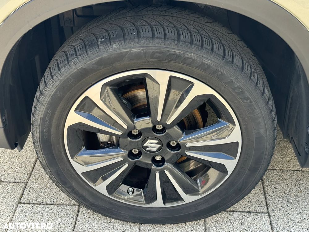 Suzuki Vitara 1.4 Boosterjet AllGrip MHEV Luxus - 27