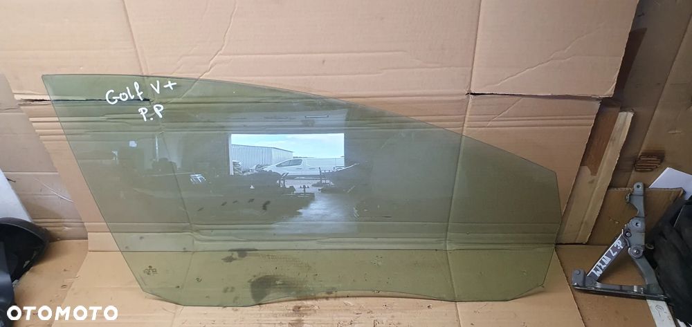Szyba prawy przód przednia prawa VW Golf V Plus AS2 05r - 2