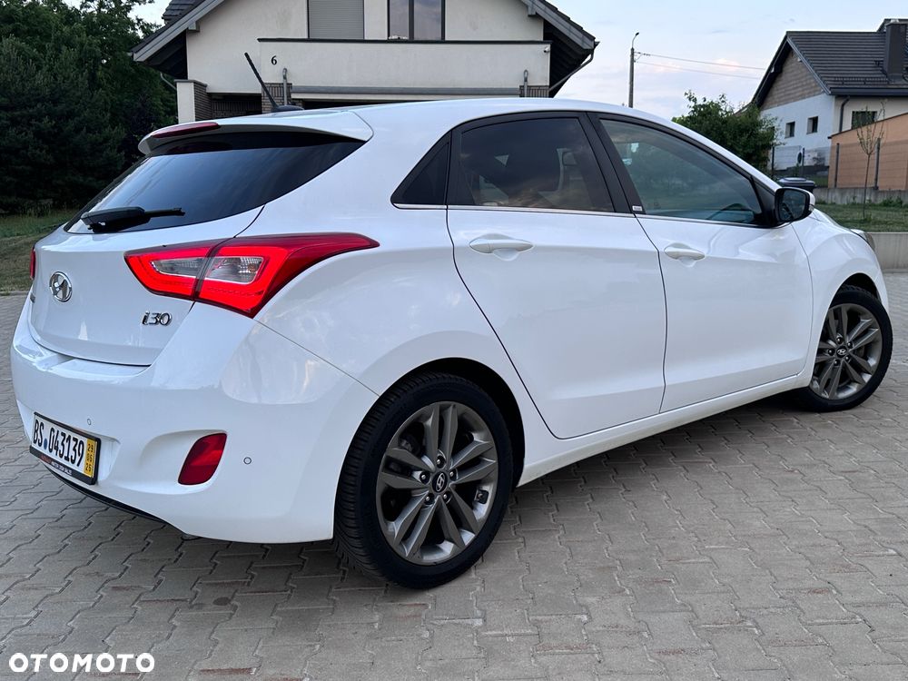 Hyundai i30 blue 1.6 GDI Passion - 16