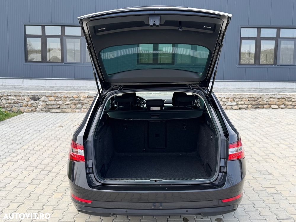 Skoda Superb 2.0 TDI DSG Active - 18