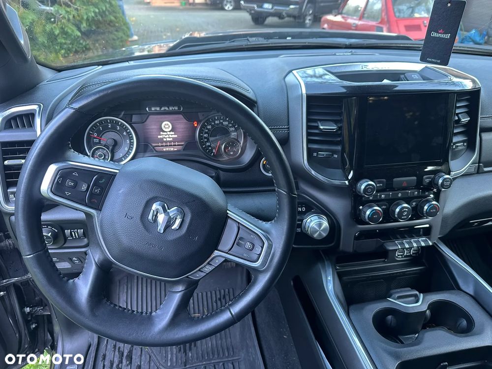 RAM 1500 5.7 Crew Cab Shortbed Laramie Black - 11