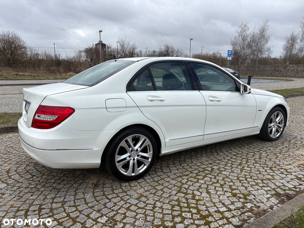 Mercedes-Benz Klasa C 180 CGI Automatik BlueEFFICIENCY Avantgarde - 6