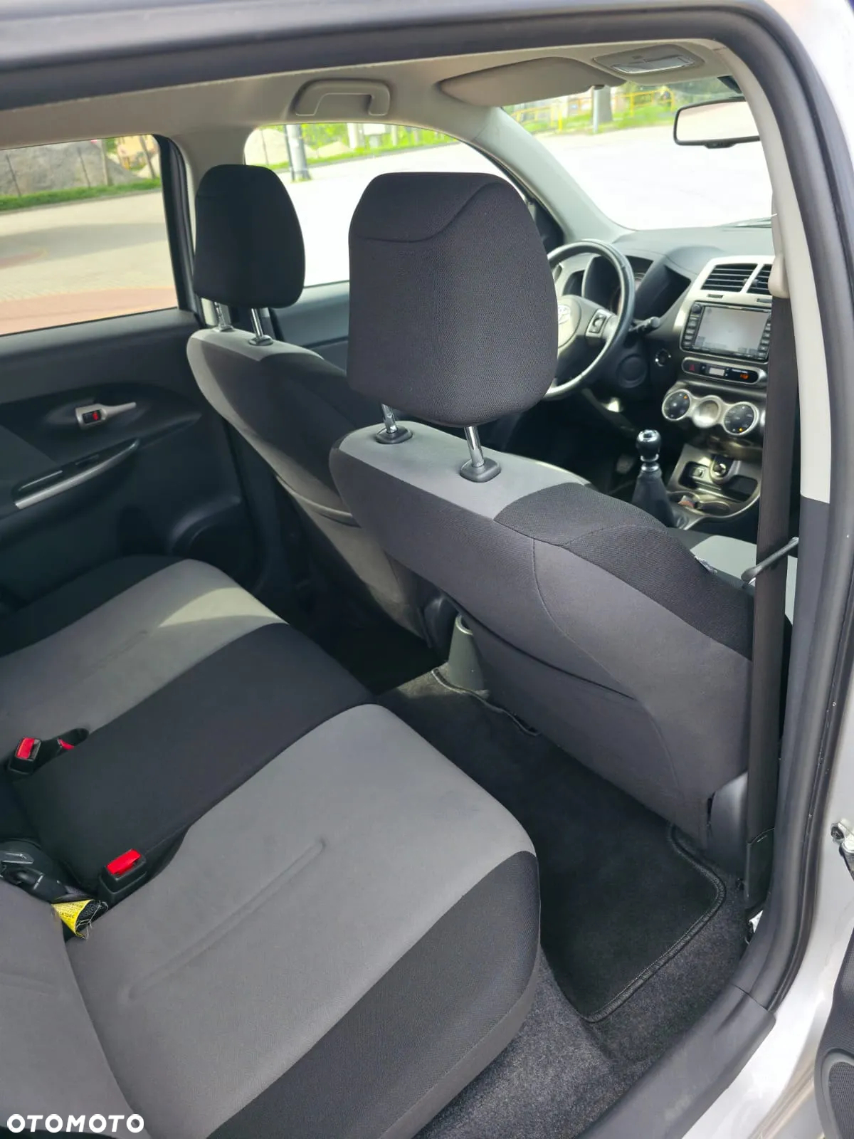 Toyota Urban Cruiser 1.4 D-4D Sol 4x4 - 8