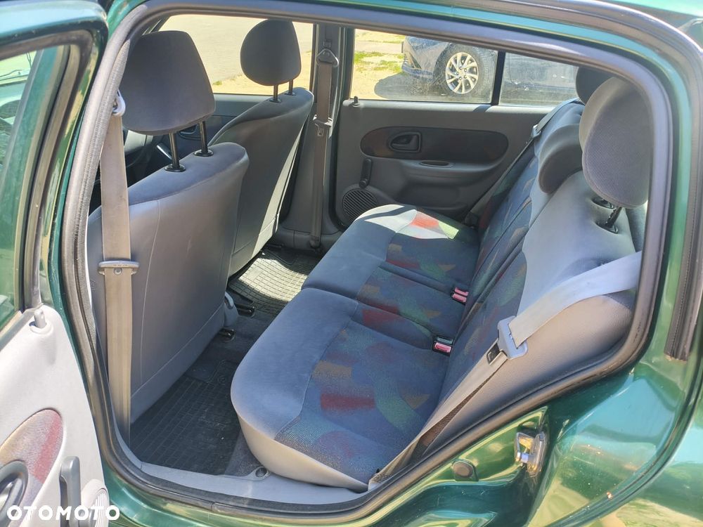 Renault Clio 1.4 RT - 11