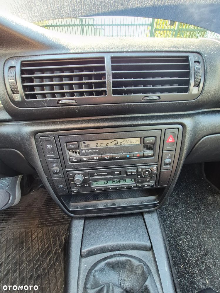 Volkswagen Passat - 2