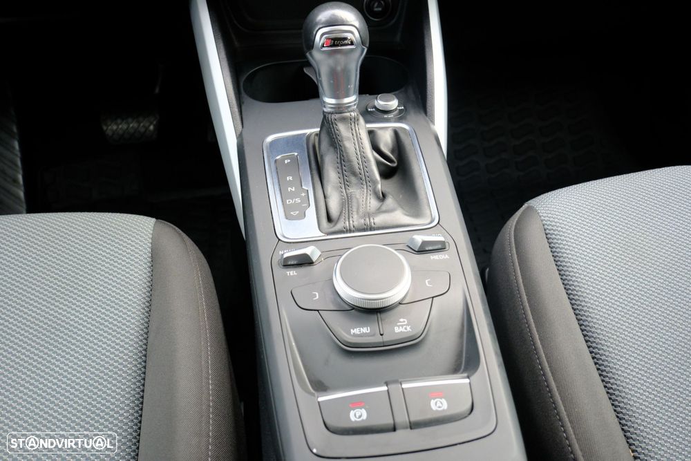 Audi Q2 1.0 TFSI Design S tronic - 23