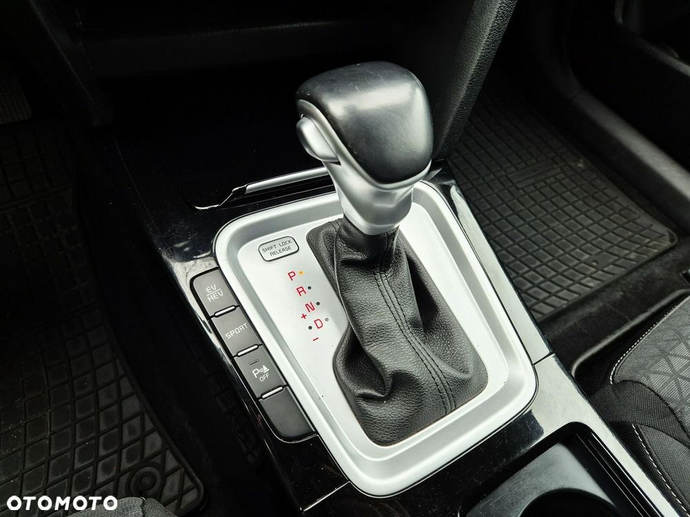 Kia Ceed 1.6 GDI PHEV L Business Line DCT - 24