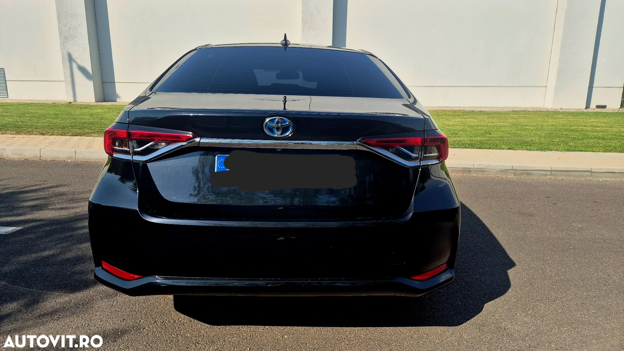 Toyota Corolla Sedan 1.8 HSD Business - 14
