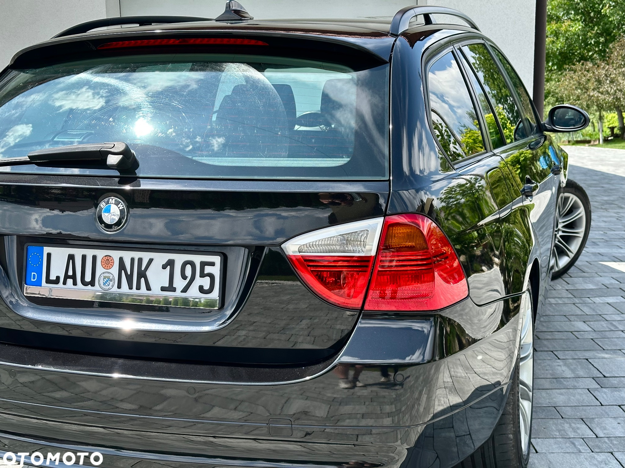 BMW Seria 3 320i Touring - 14