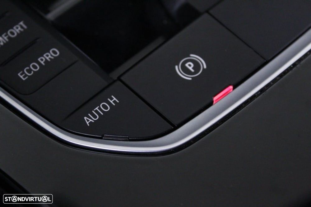 BMW 116 d Pack Desportivo M Auto - 34