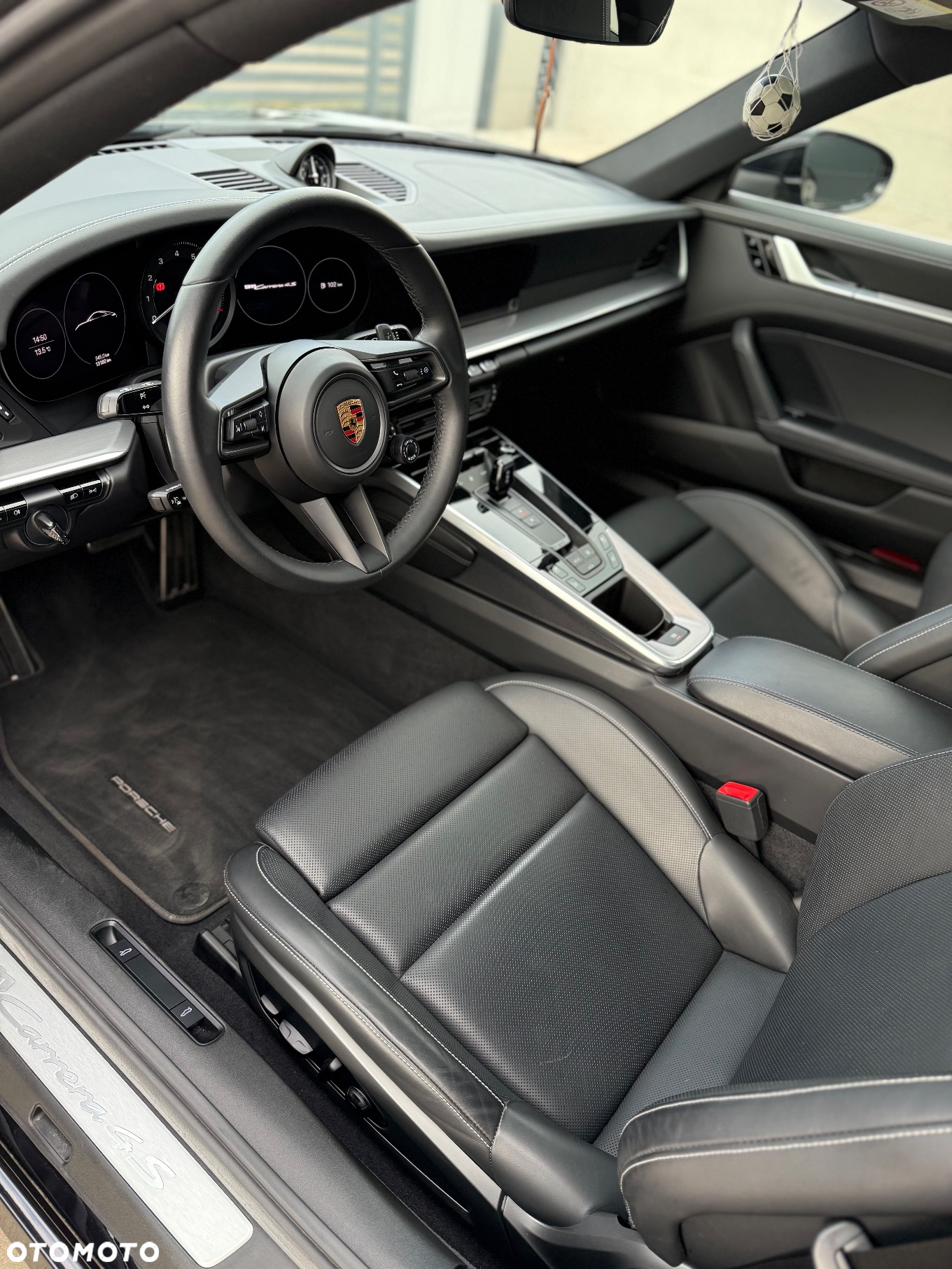 Porsche 911 Carrera 4S - 15