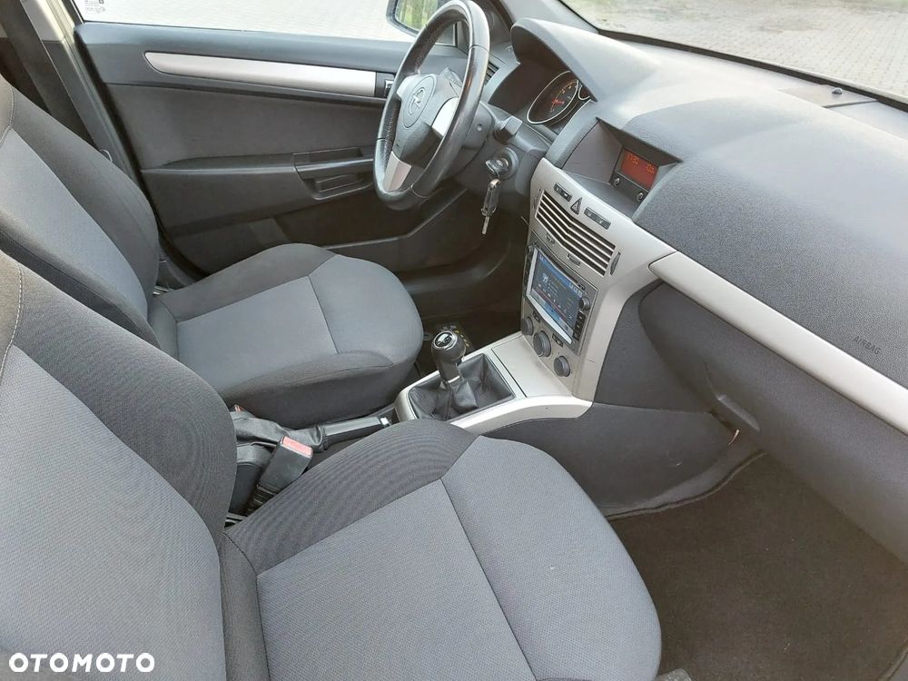 Opel Astra 1.8 Caravan Cosmo - 16