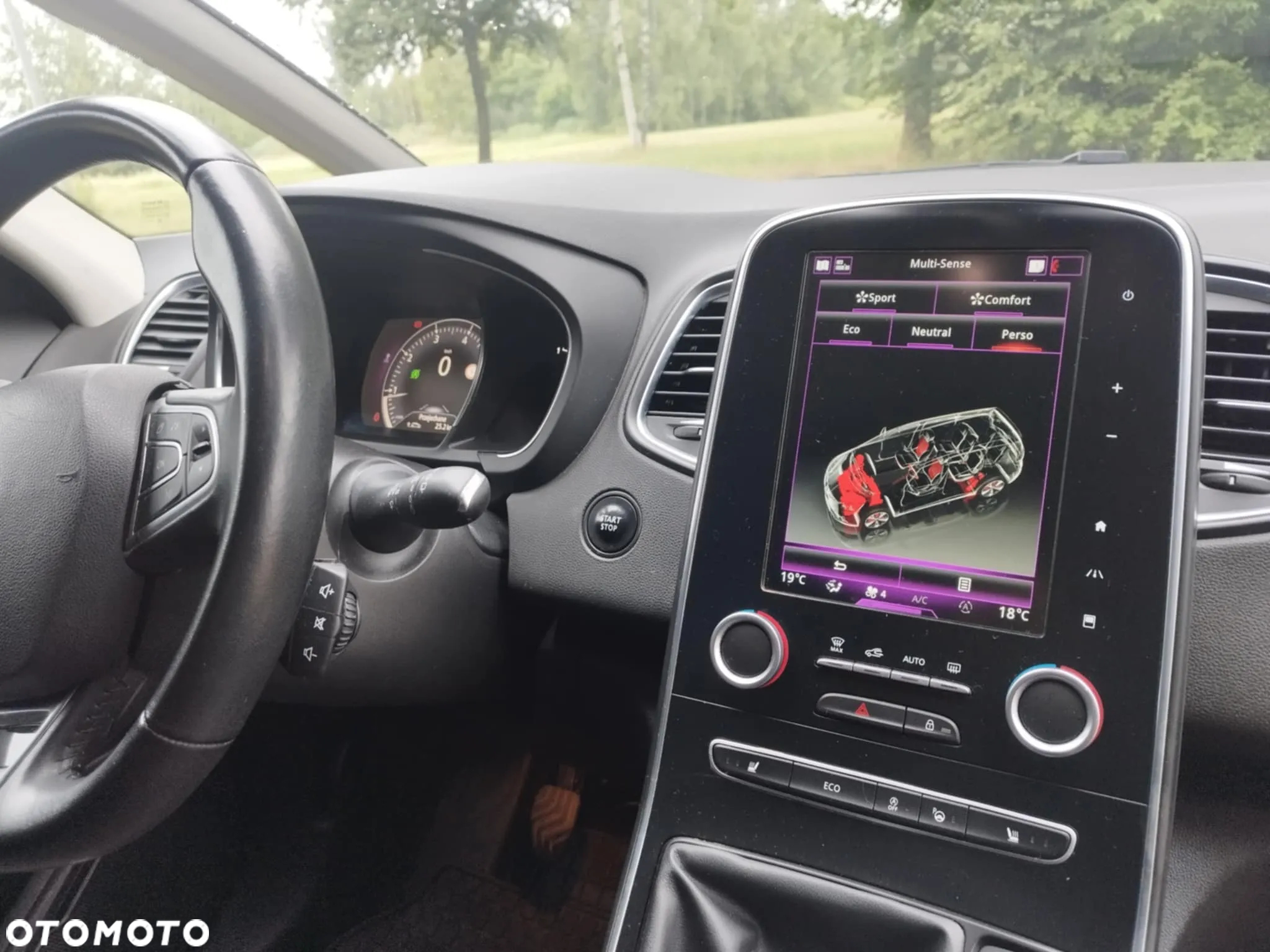 Renault Grand Scenic ENERGY TCe 130 S&S Paris - 8
