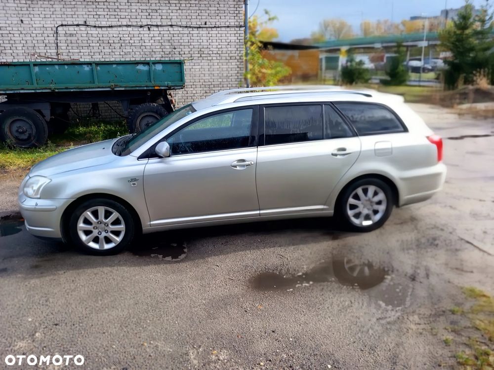 Toyota Avensis 2.2 D-CAT Executive - 3
