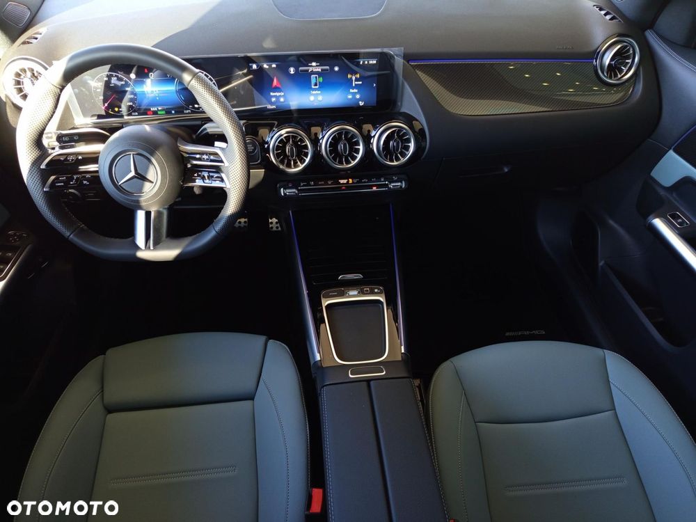 Mercedes-Benz GLA - 8
