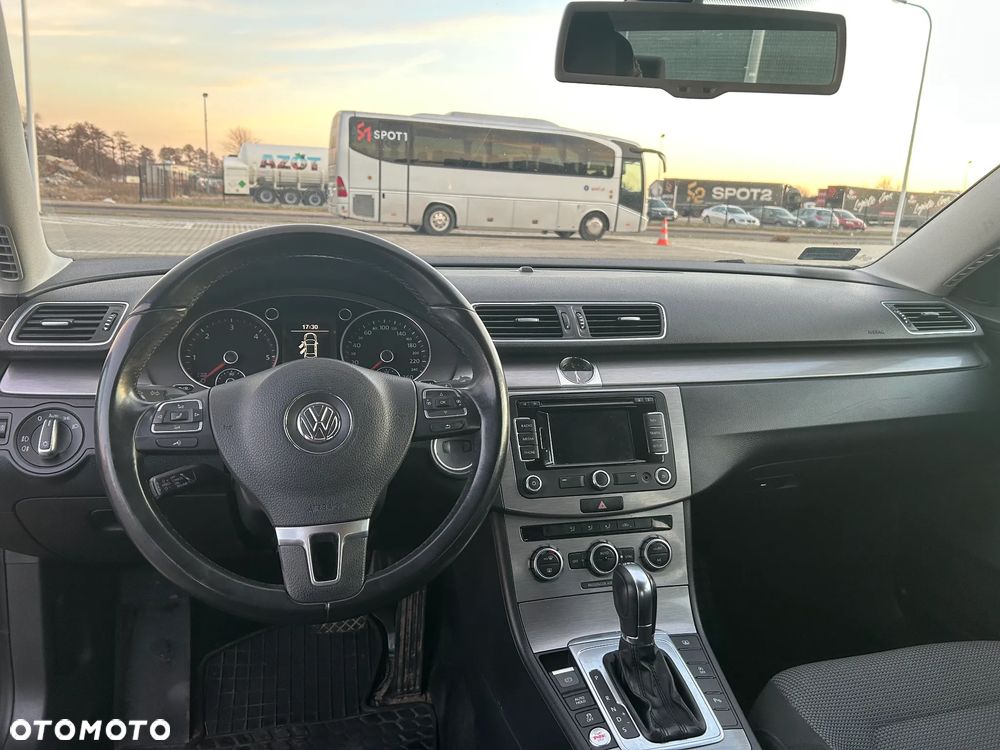 Volkswagen Passat 2.0 TDI Highline DSG - 10