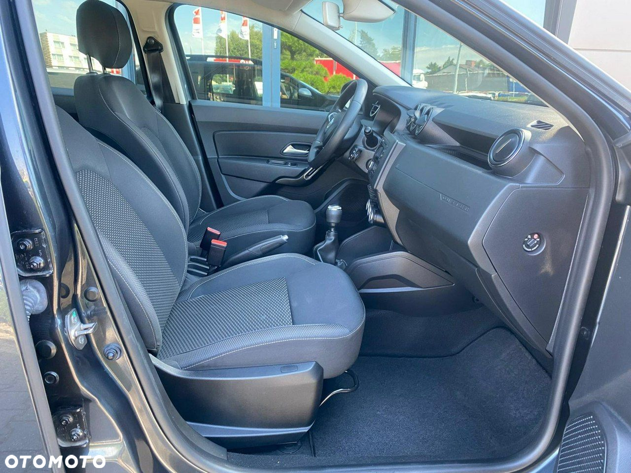 Dacia Duster 1.6 SCe Laureate S&S - 15