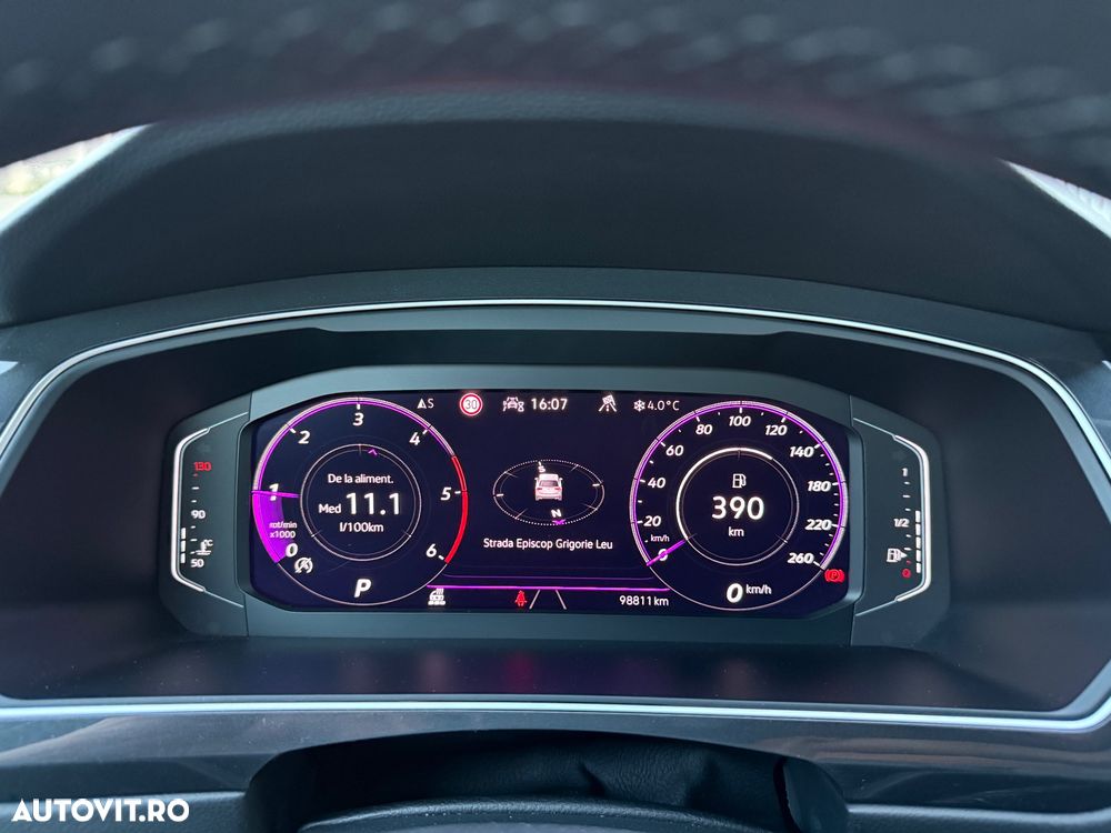 Volkswagen Tiguan 2.0 TDI SCR 4MOTION DSG R-Line - 29