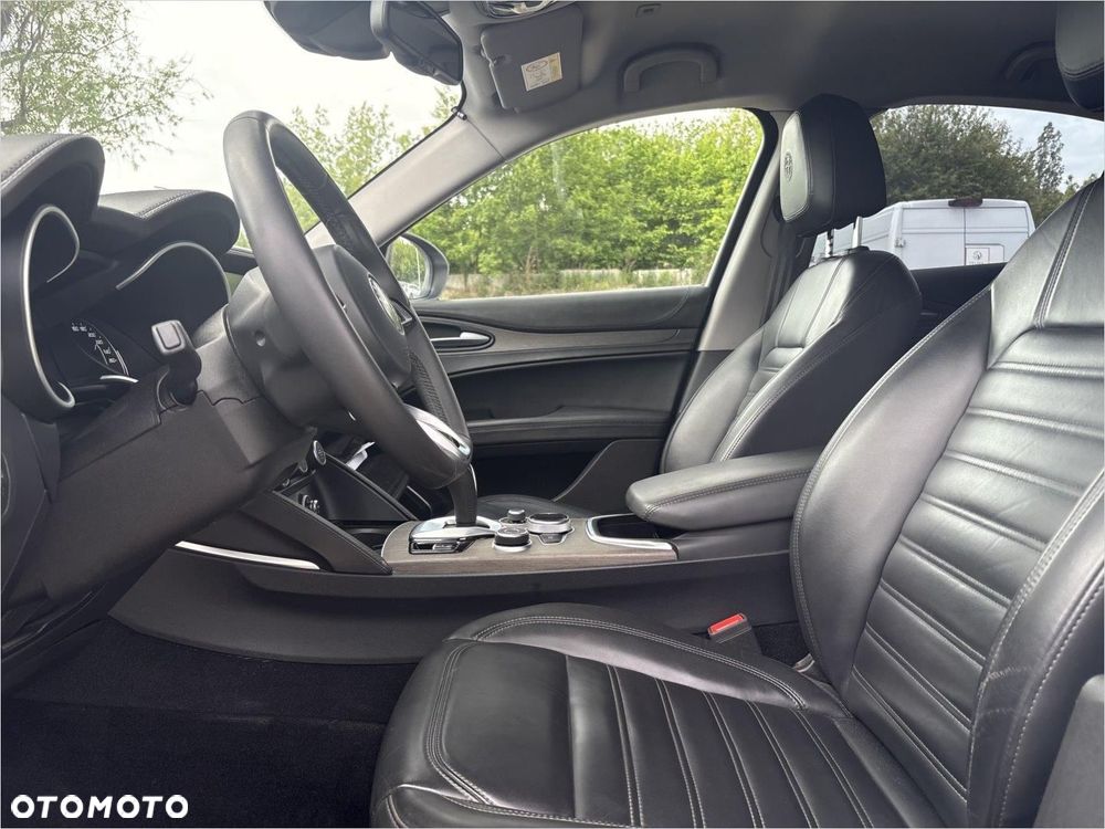 Alfa Romeo Stelvio 2.0 Turbo TI Q4 - 9