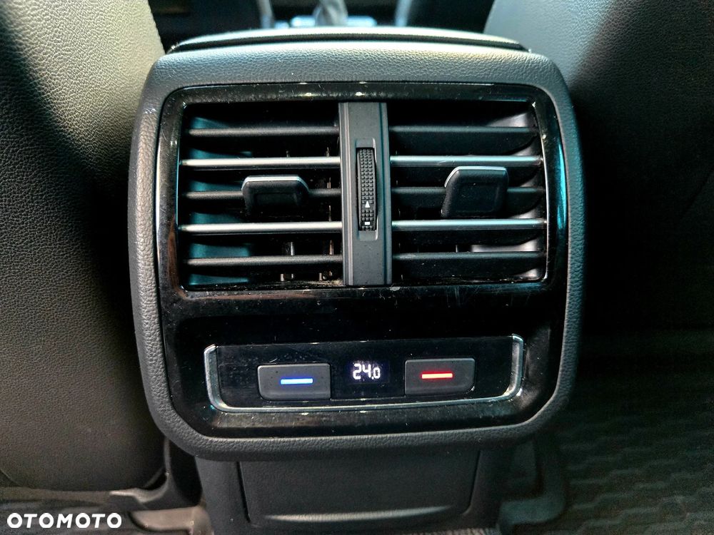 Volkswagen Passat Alltrack 2.0 TDI SCR 4Mot DSG - 27