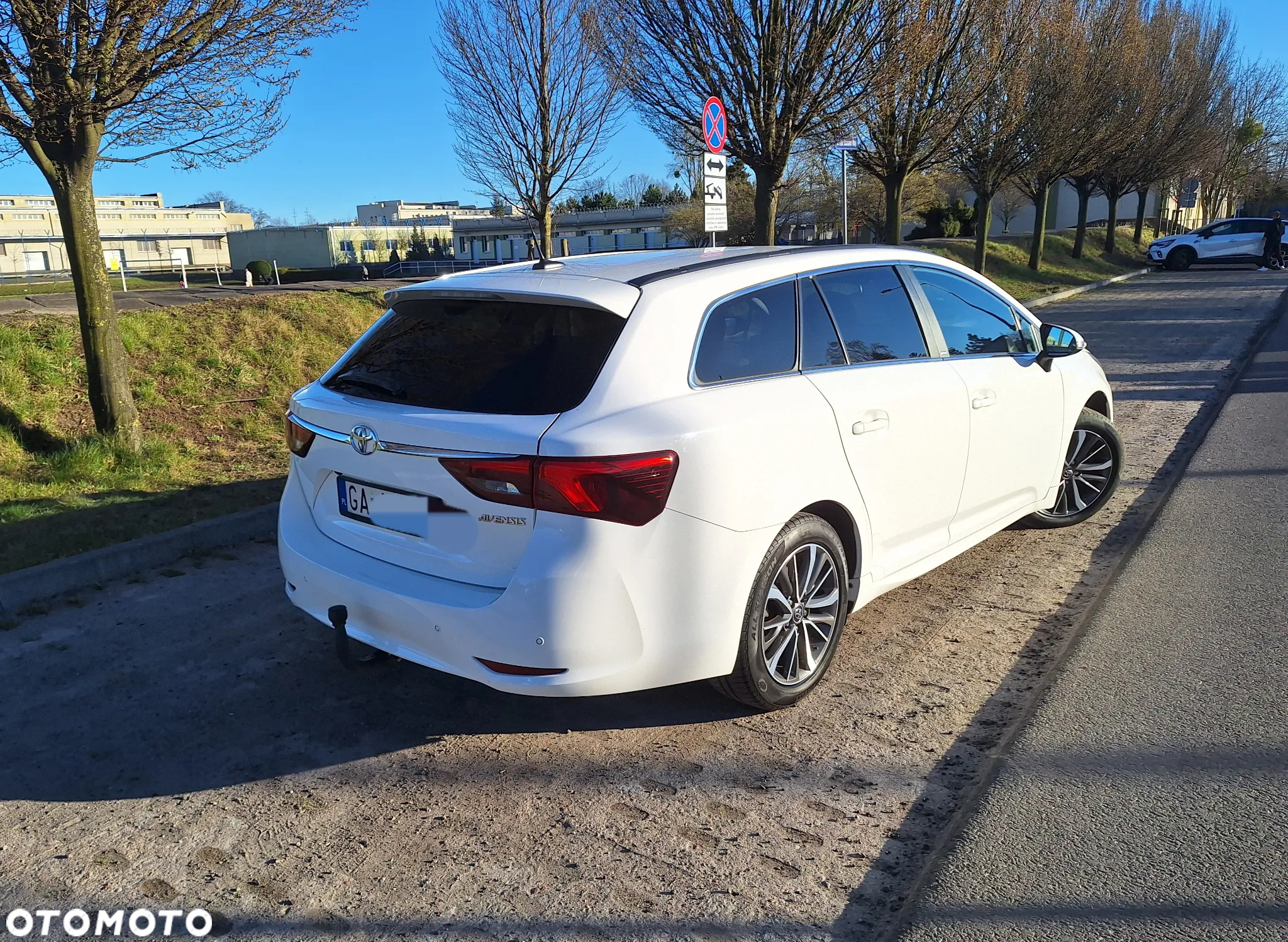 Toyota Avensis 1.8 Sol - 9